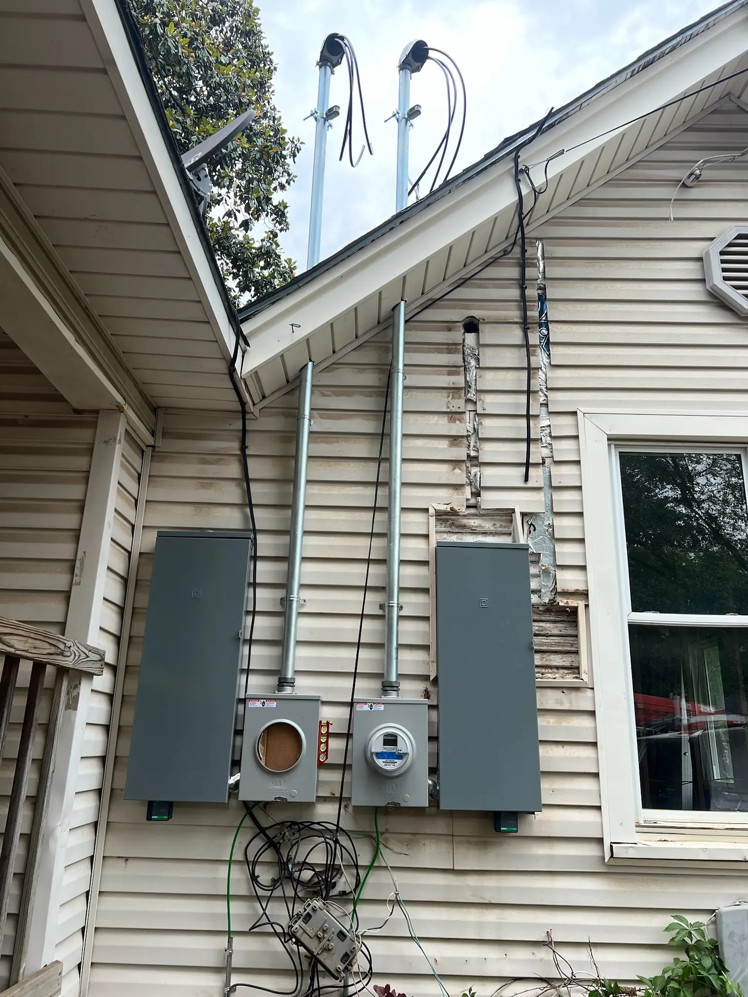 Exterior service panel replacement by Chosen 1 Electric